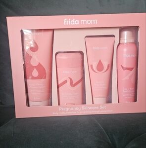 Frida Pregnancy Skincare Set - Pink